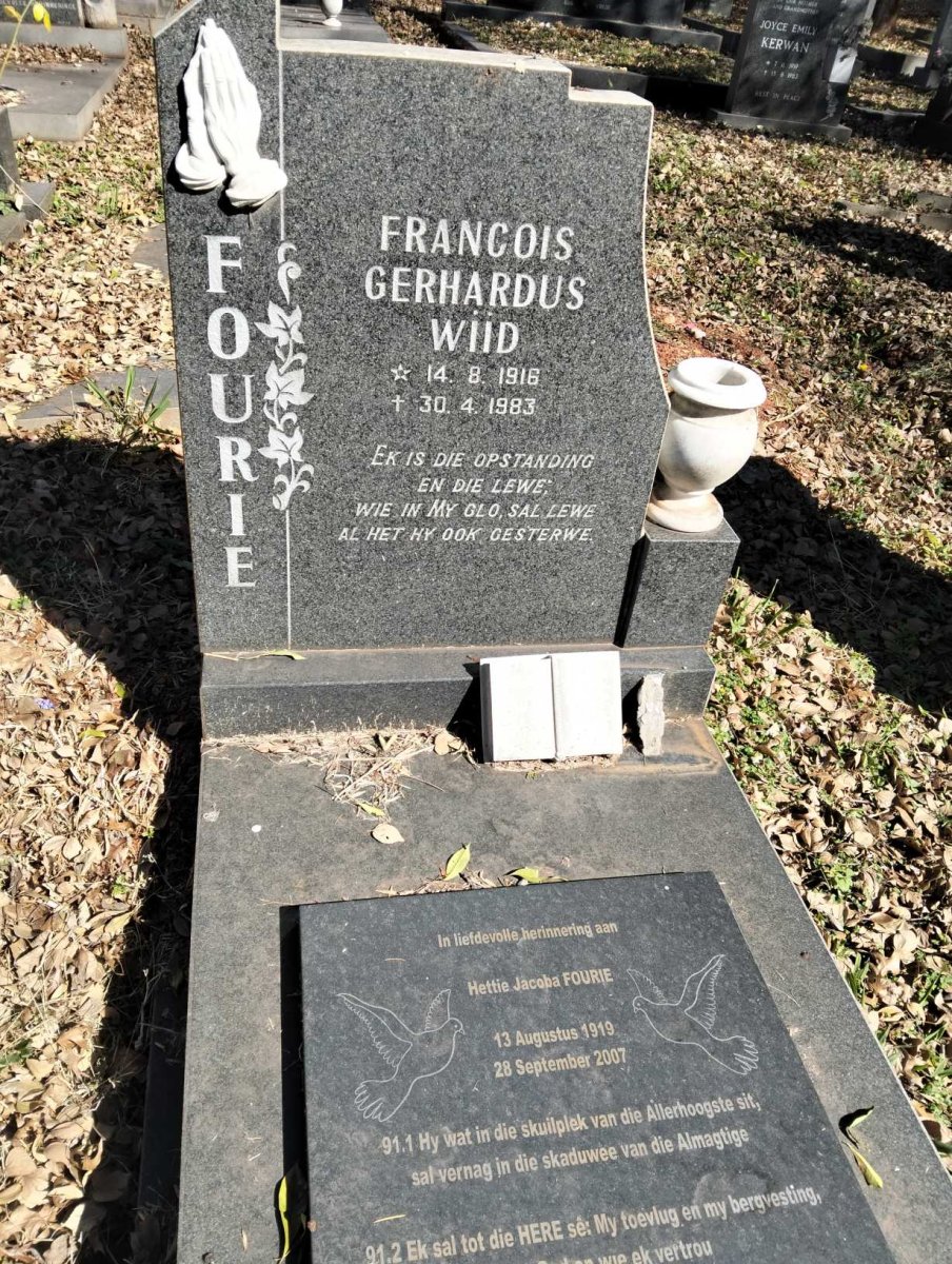 FOURIE Francois Gerhardus Wiid 1916-1983 & Hettie Jacoba 1919-2007