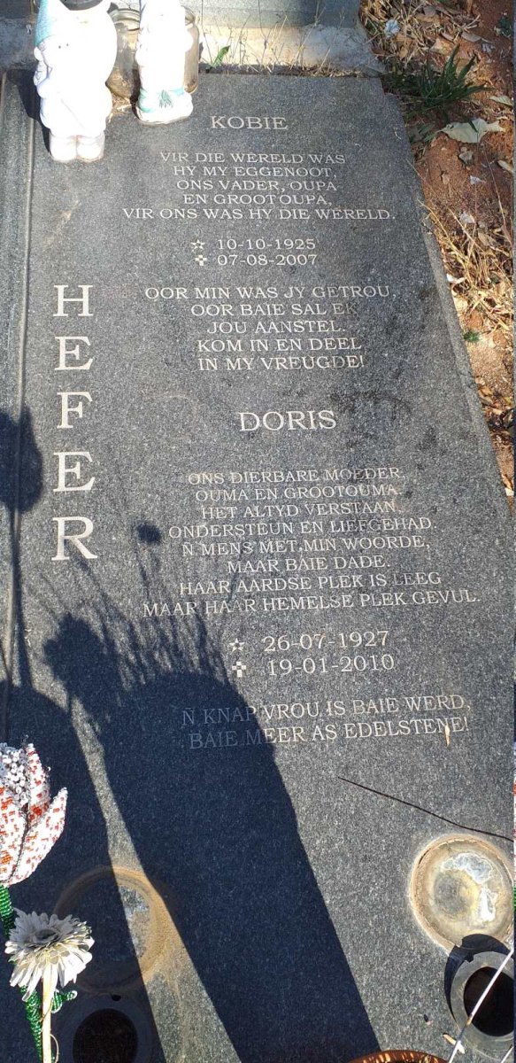 HEFER Kobie 1925-2007 & Doris 1927-2010