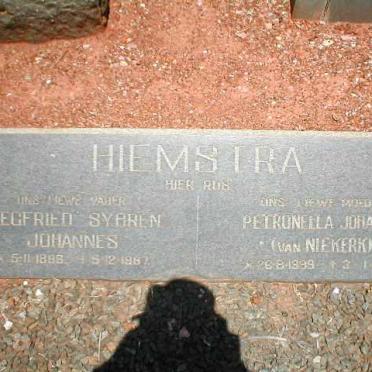 HIEMSTRA Siegfried Sybren Johannes 1899-1967 &amp; Petronella Johanna VAN NIEKERK 1899-1937