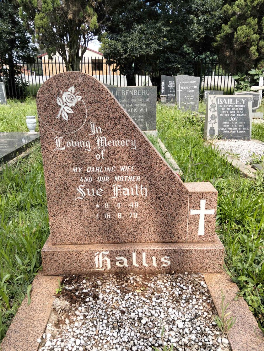 HALLIS Sue Faith 1940-1979