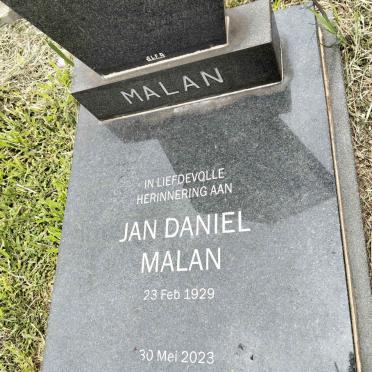 MALAN Jan Daniel 1929-2023 & Susanna Sophia COETZEE 1932-1980 _2