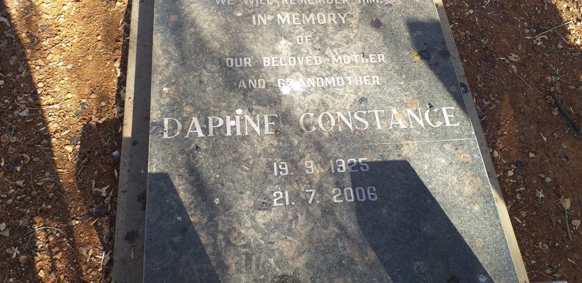 O'BRIEN Desmond John 1921-1981 & Daphne Constance 1925-2006 _2