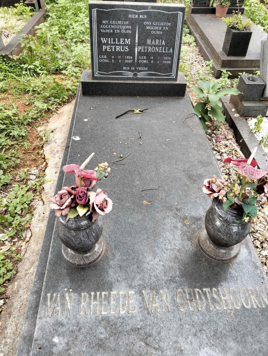 OUDTSHOORN Willem Petrus, van Rheede van 1924-2007 & Maria Petronella 1930-2009
