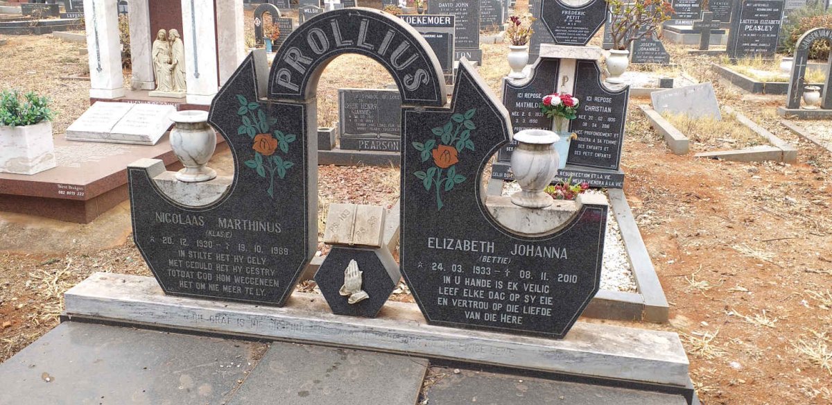 PROLLIUS Nicolaas Marthinus 1930-1989 & Elizabeth Johanna 1933-2010