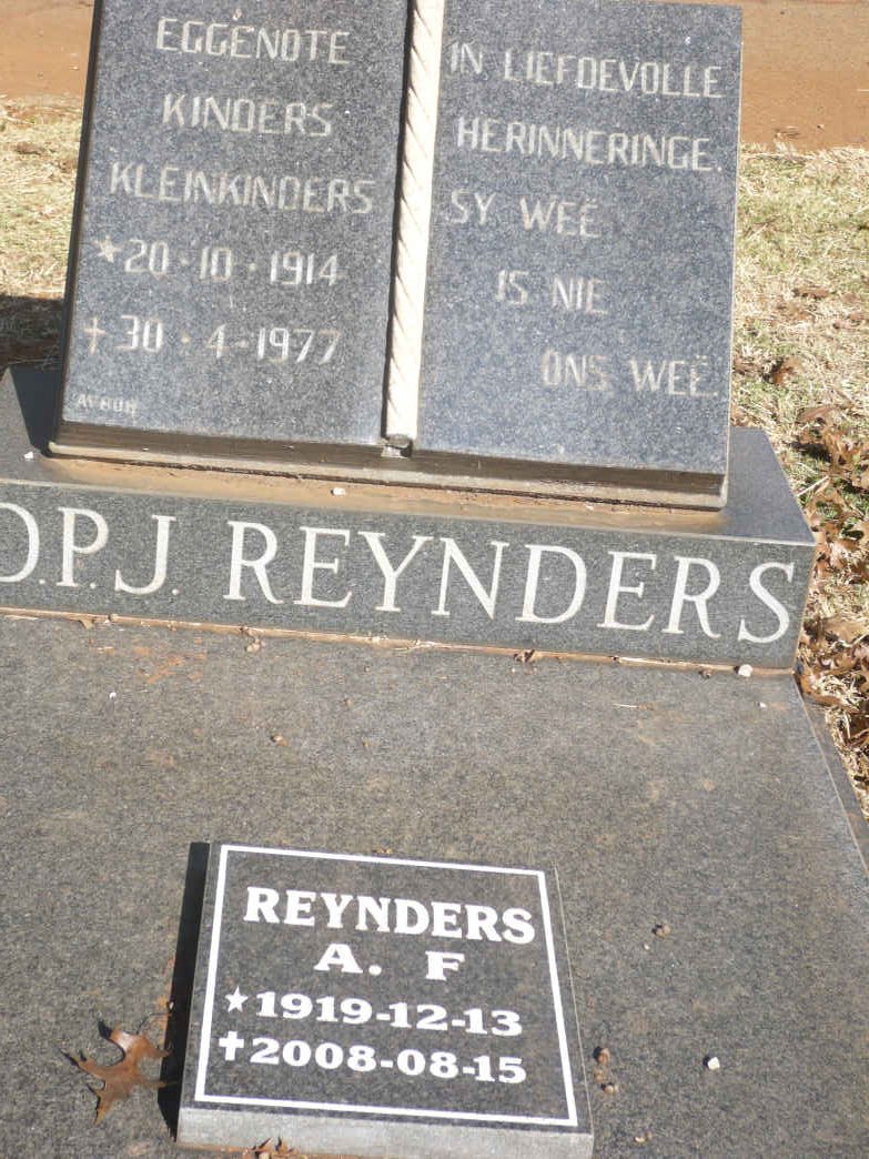 REYNDERS D.P.J. 1914-1977 &amp; A.F. 1919-2008