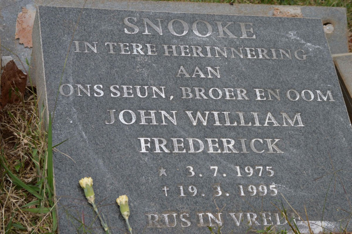 SNOOKE John William Frederick 1975-1995