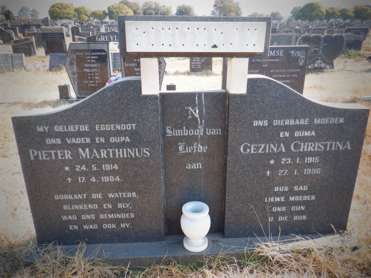 ? Pieter Marthinus 1914-1984 &amp; Gezina Christina 1915-1996