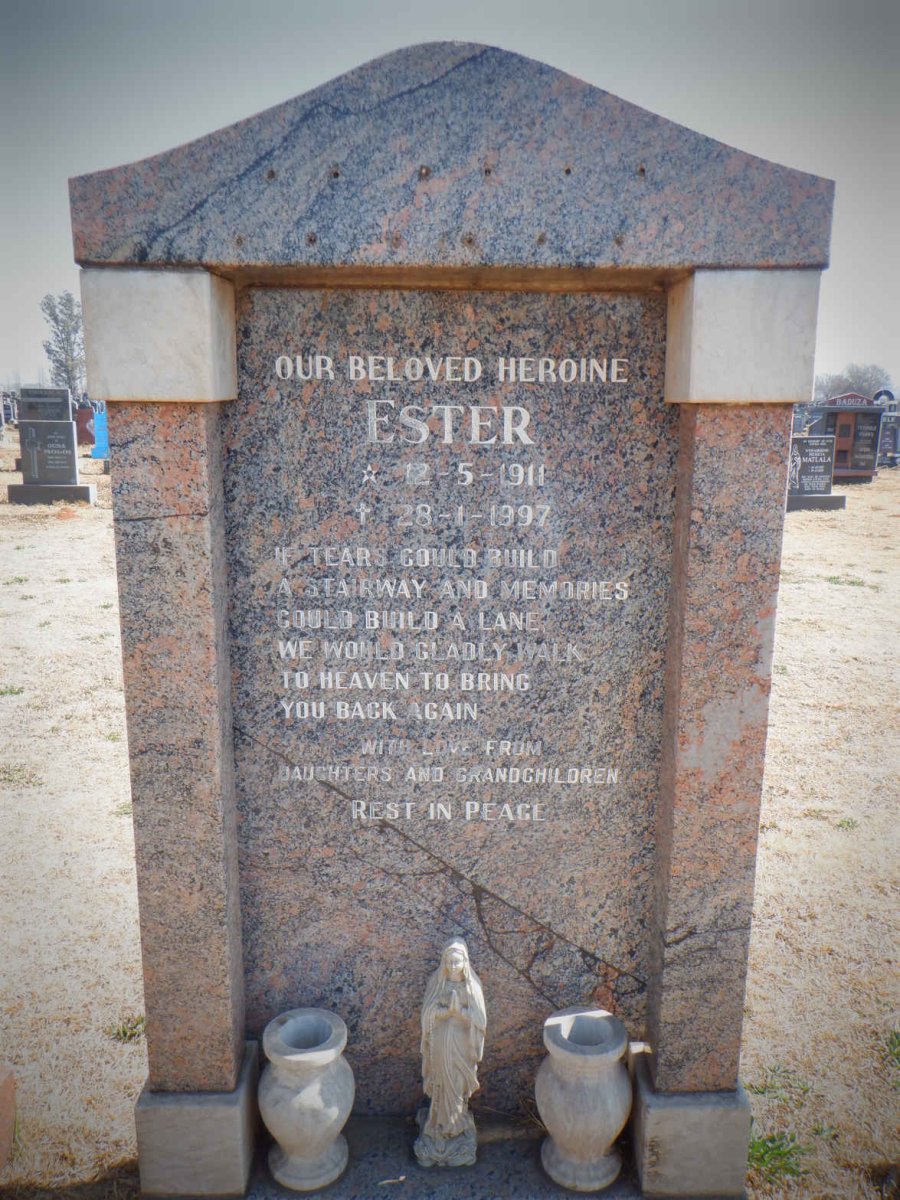 ? Ester 1911-1997