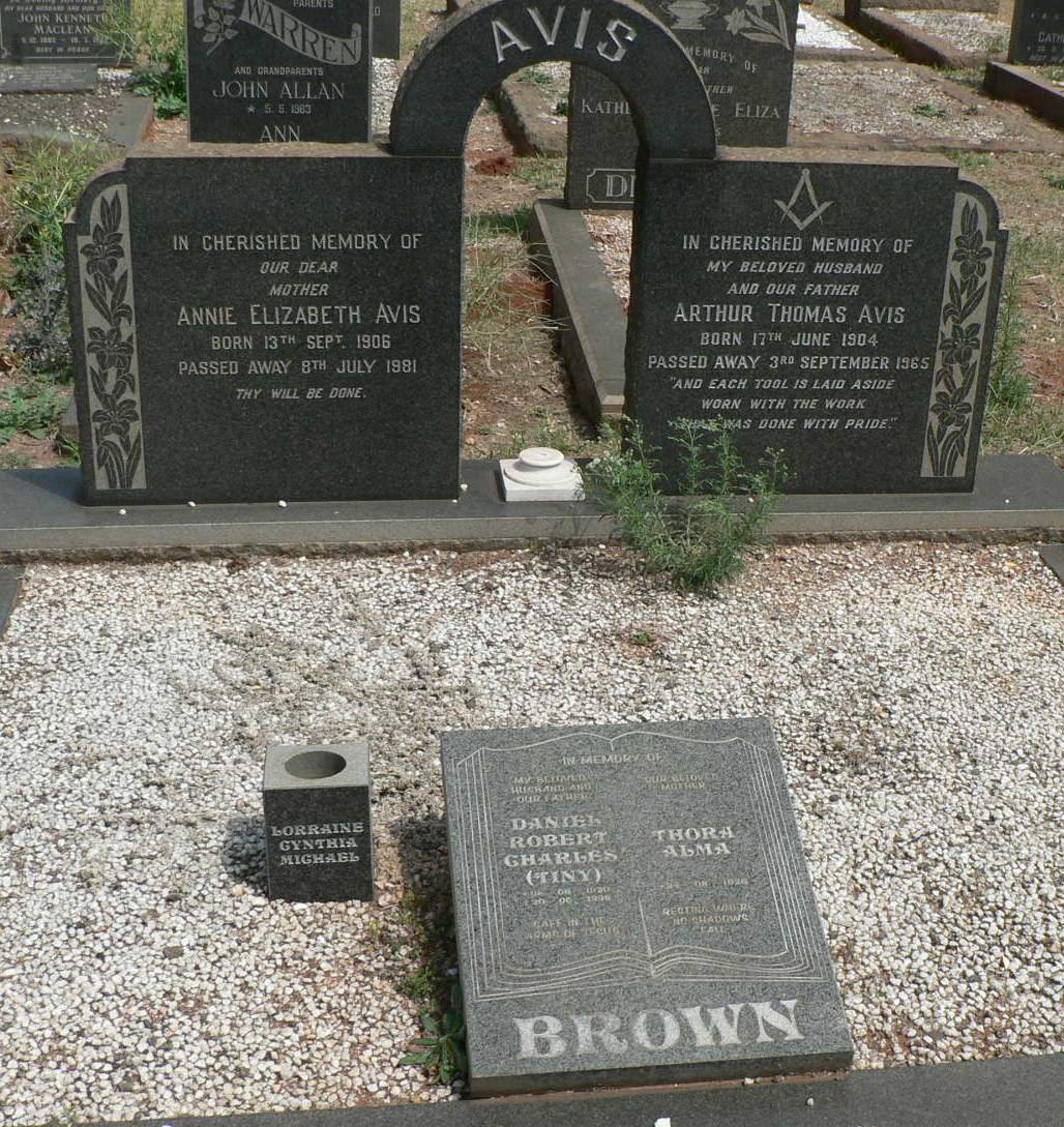 AVIS Arthur Thomas 1904-1965 &amp; Annie Elizabeth 1906-1981 :: BROWN Daniel Robert Charles 1920-1998 &amp; Thora Alma 1926-