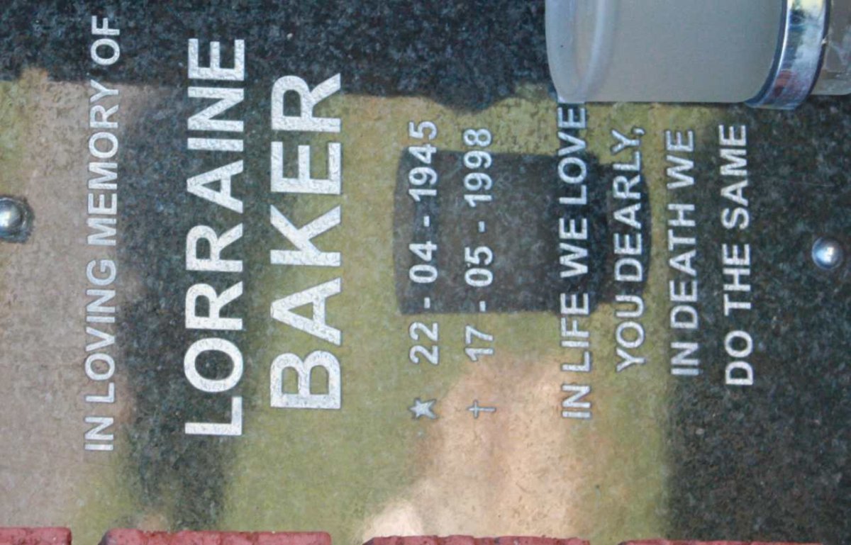 BAKER Lorraine 1945-1998