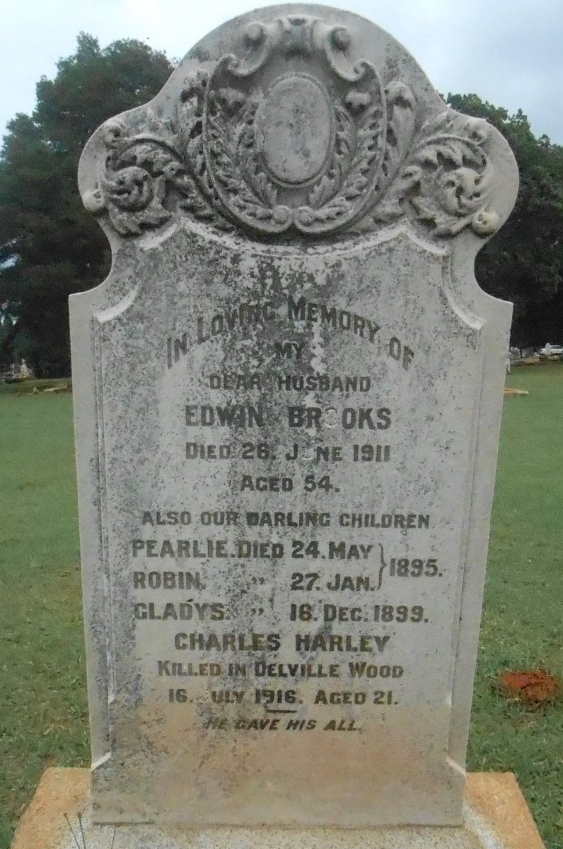 BROOKS Edwin -1911 :: BROOKS Pearlie -1895 :: BROOKS Robin -1895 :: BROOKS Gladys -1899 :: BROOKS Charles Harley -1916