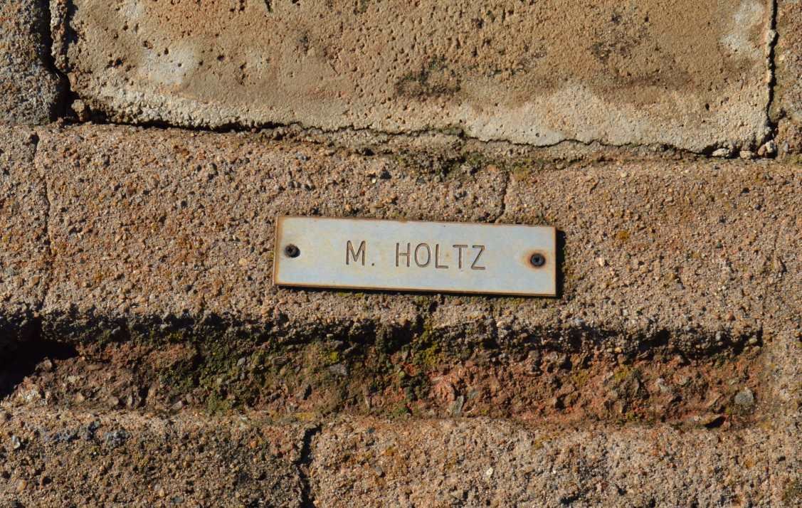 HOLTZ M.