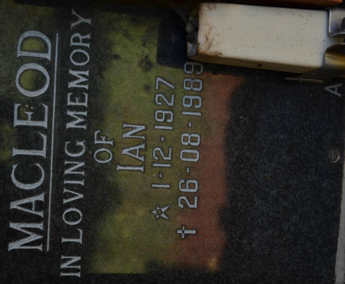 MACLEOD Ian 1927-1989