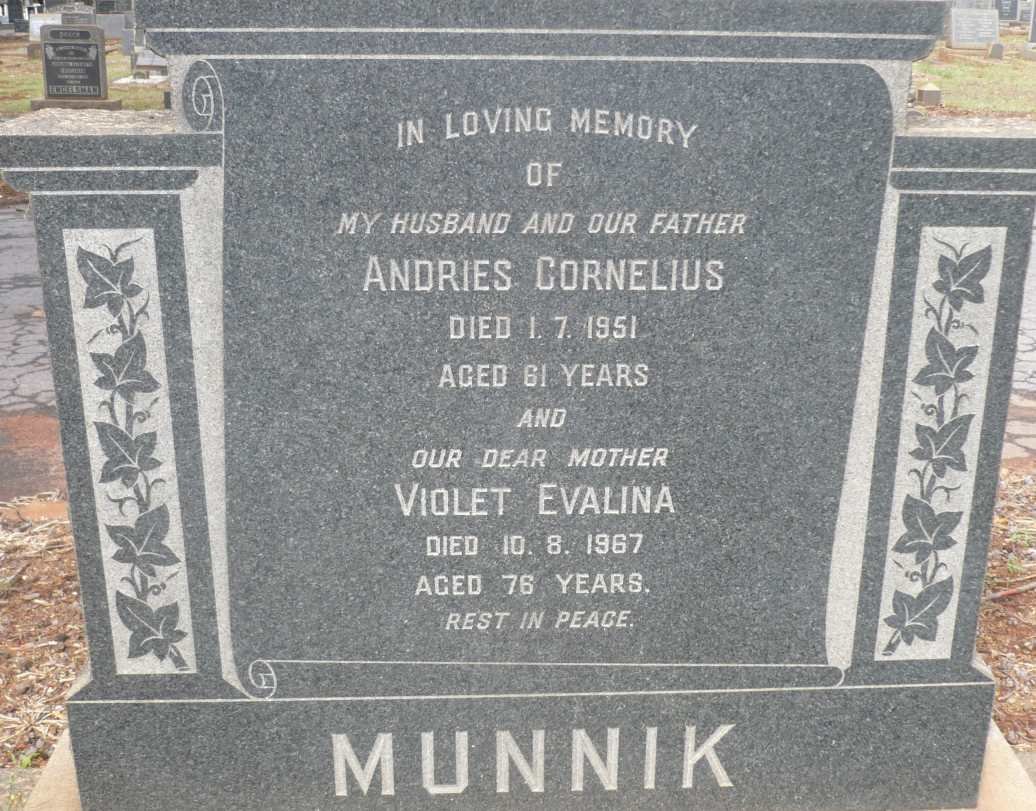 MUNNIK Andries Cornelius -1951 &amp; Violet Evalina -1967