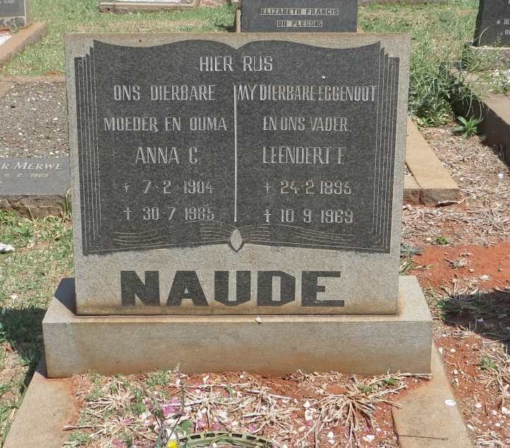 NAUDE Leendert F. 1895-1969 &amp; Anna C. 1904-1985