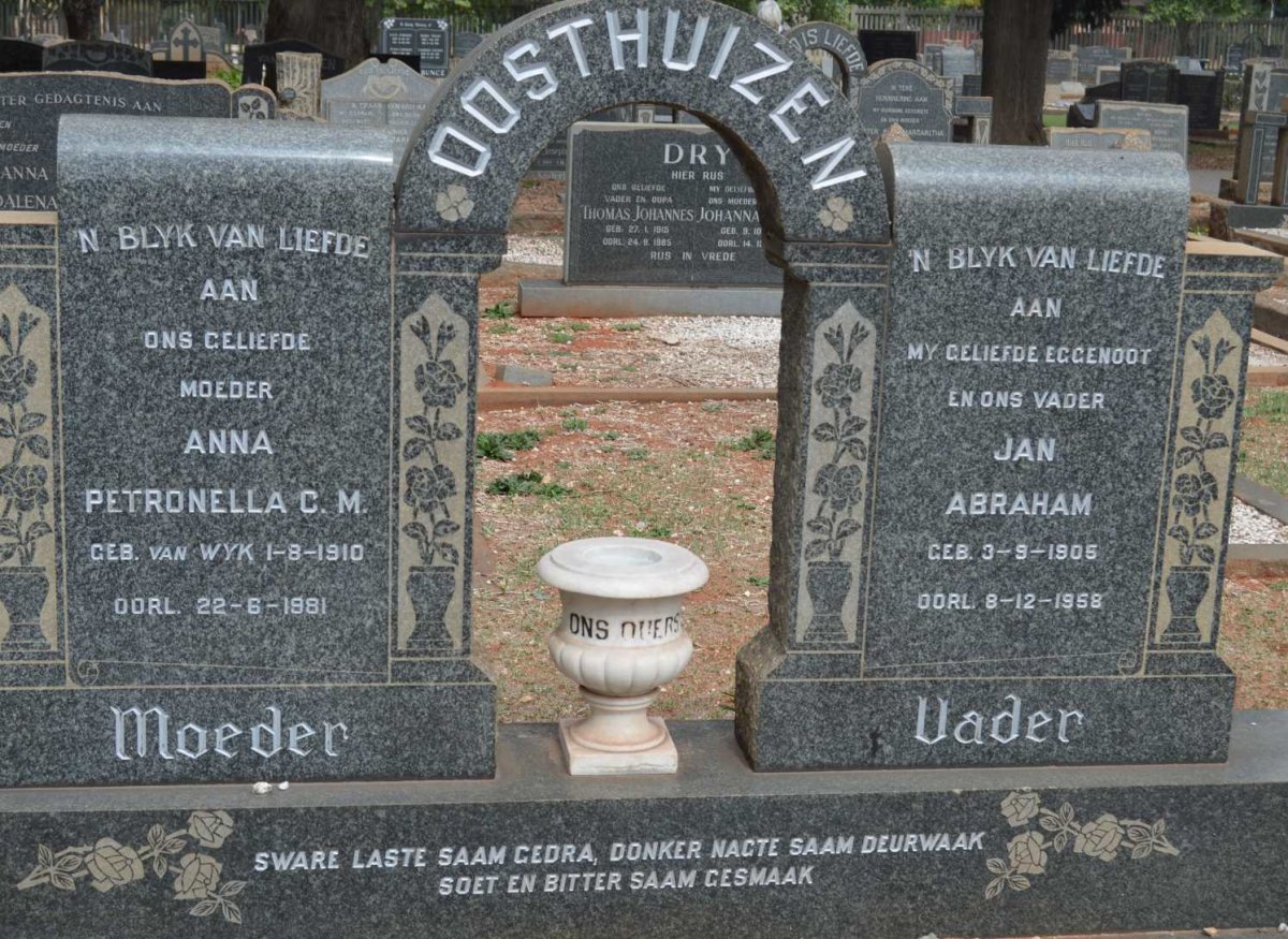 OOSTHUIZEN Jan Abraham 1905-1968 &amp; Anna Petronella C.M. VAN WYK 1910-1981