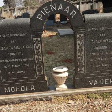 PIENAAR Christoffel Johannes 1891-1951 &amp; Elizabeth Magdalena voorheen PORTER nee HANDFORD 1888-1058