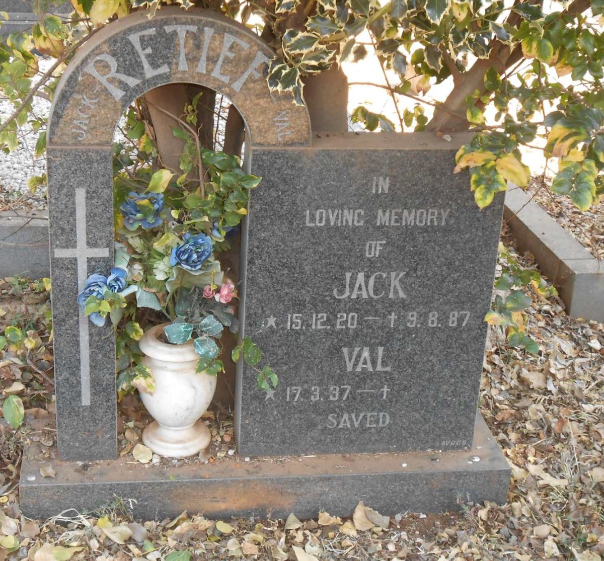 RETIEF Jack 1920-1987 &amp; Val 1937-