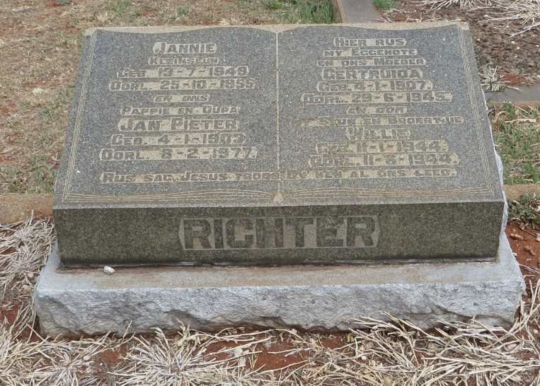 RICHTER Jan Pieter 1903-1977 &amp; Gertruida 1907-1945 :: RICHTER Willie 1944-1944 :: RICHTER Jannie 1949-1955