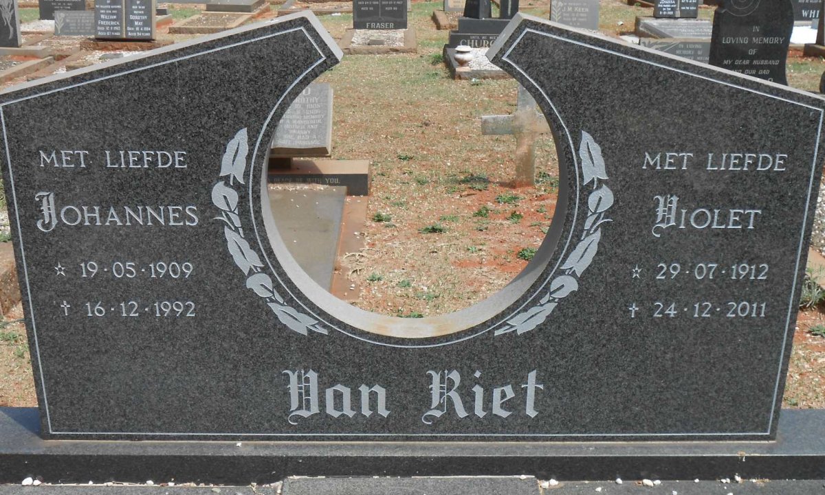 RIET Johannes, van 1909-1992 &amp; Violet 1912-2011