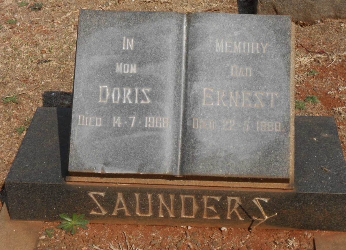 SAUNDERS Ernest -1990 &amp; Doris -1968