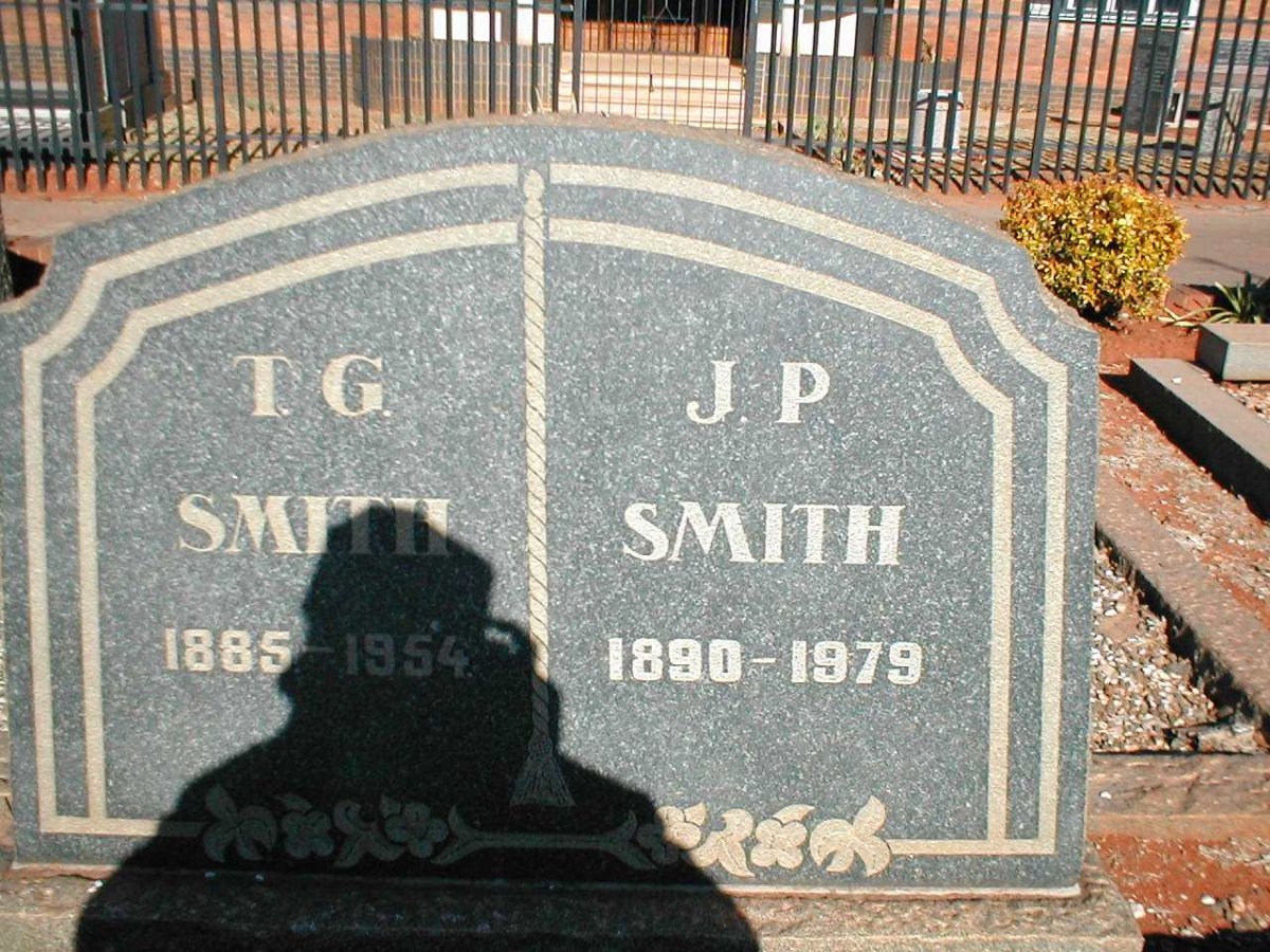 SMITH T.G. 1885-1954 :: SMITH J.P. 1890-1979
