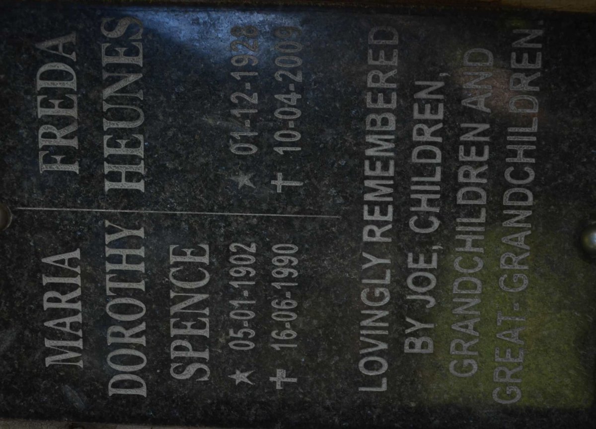 SPENCE Maria Dorothy 1902-1990 :: HEUNES Freda 1928-2009