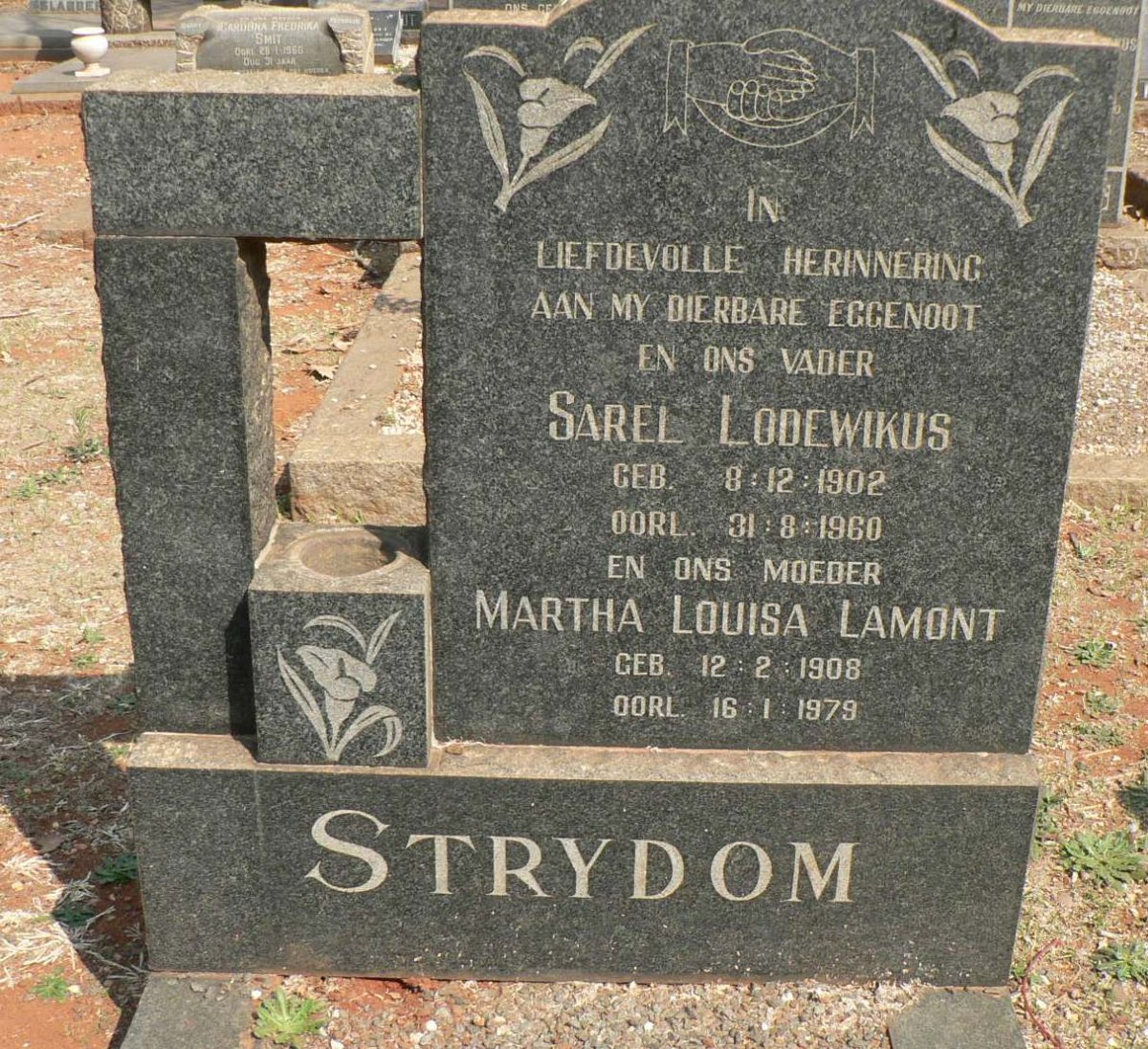 STRYDOM Sarel Lodewikus 1902-1960 &amp; Martha Louisa Lamont 1908-1979