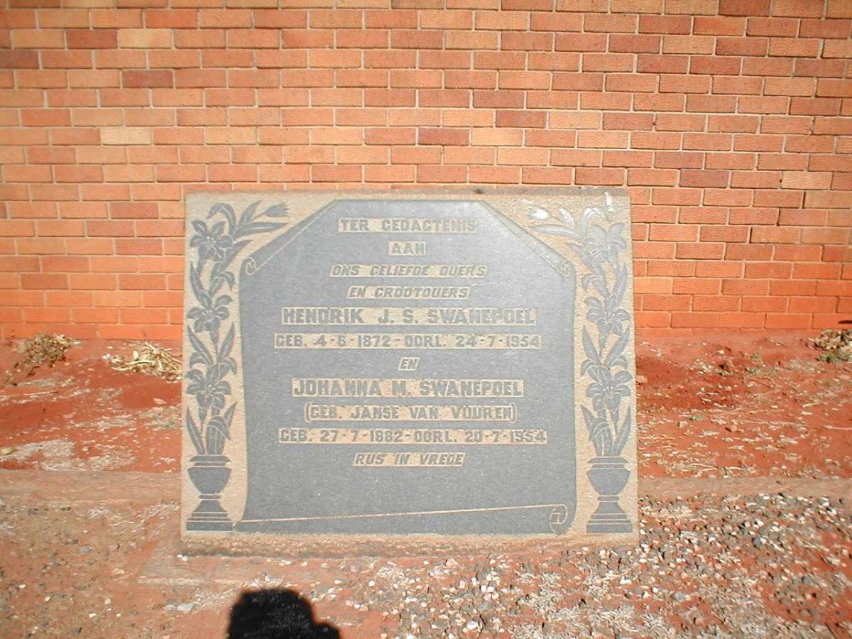 SWANEPOEL Hendrik J.S. 1872-1954 &amp; Johanna M. JANSE VAN VUUREN 1882-1954