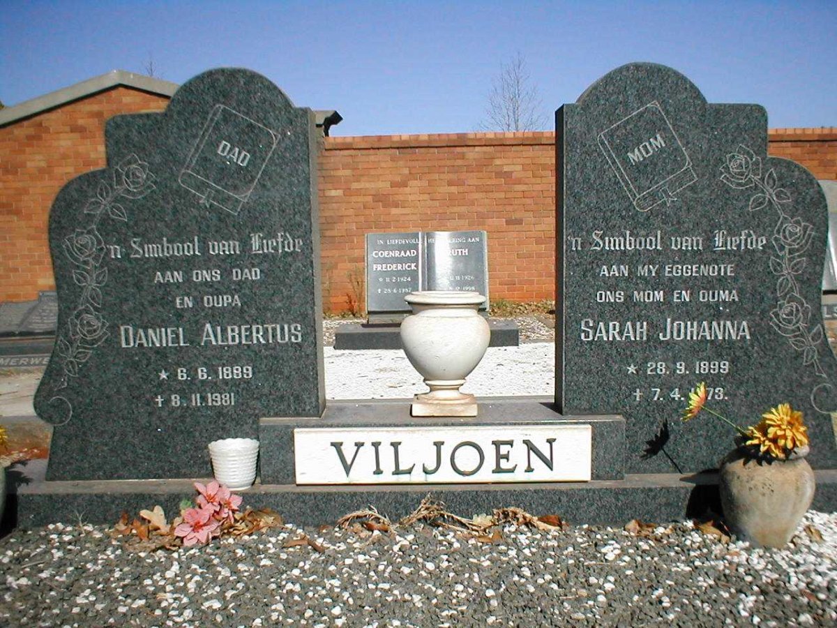 VILJOEN Daniel Albertus 1889-1981 &amp; Sarah Johanna 1899-1973