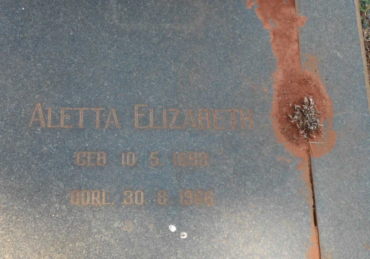 VUUREN Andries J., Janse van 1896-1953 &amp; Aletta Elizabeth 1898-19?6