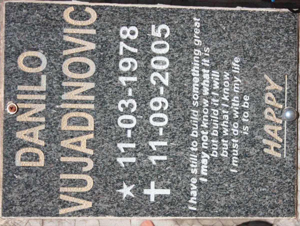 VUJADINOVIC Danilo 1978-2005
