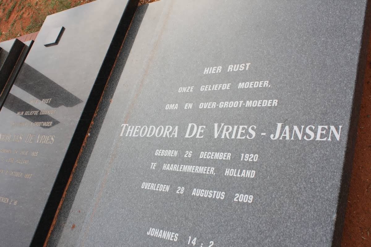 VRIES Theodora, de nee JANSEN 1920-2009