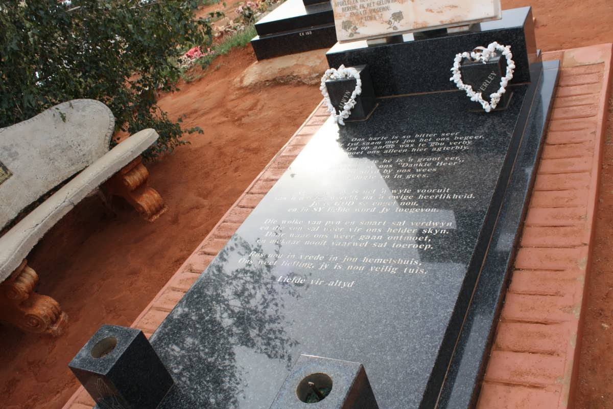 WILLEMSE Alwyn Christoffel 1942-2004 &amp; Beverley Merle 1947-