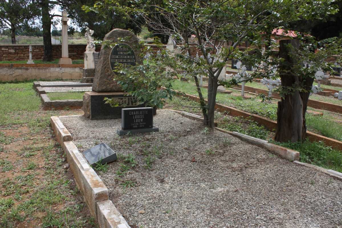 LOUW Adriaan J. 1859-1935 :: LOUW Adriaan J. 1917-1917 :: LOUW Charlotte Louise 1896-1970 :: LOUW Maria J. nee ROWAN 1860-1920