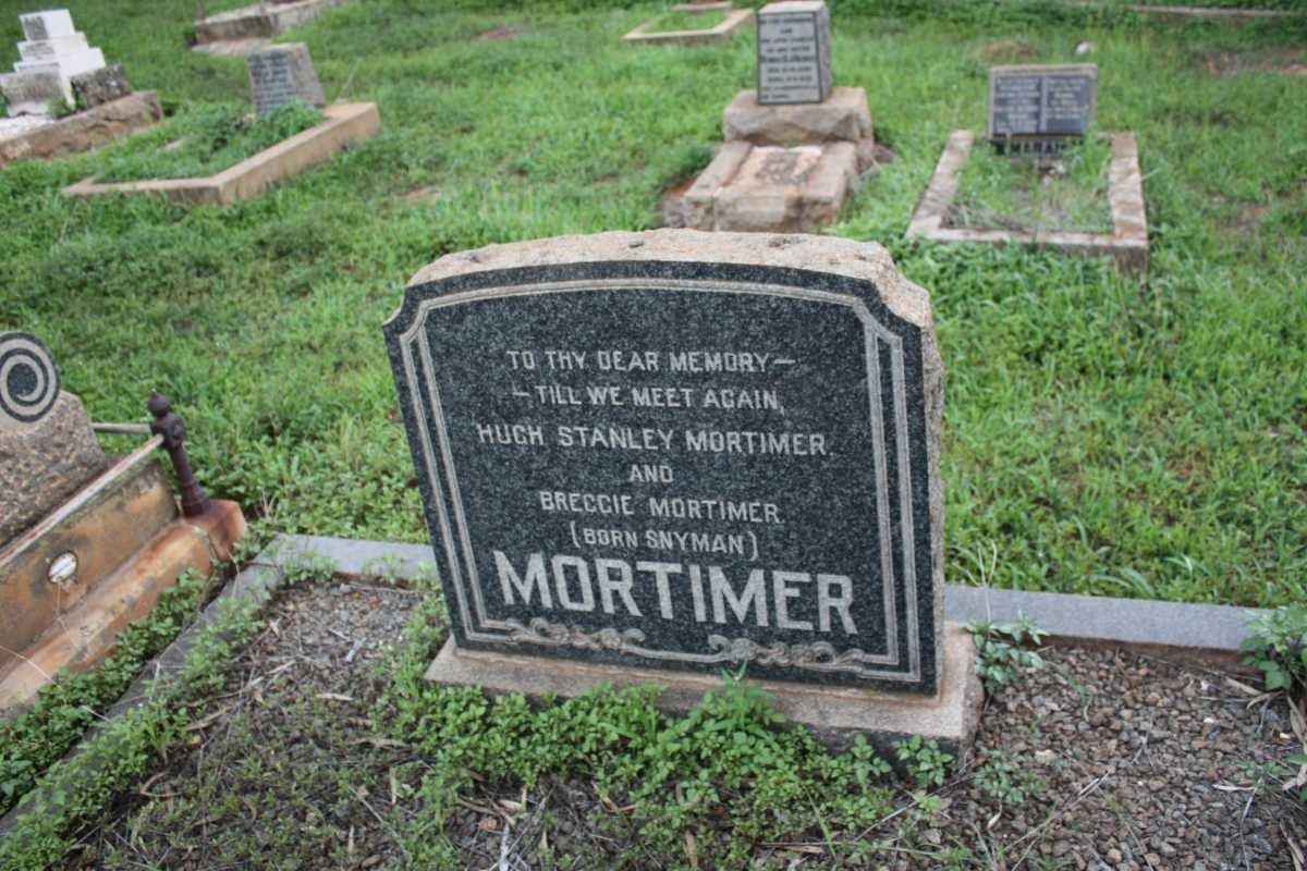 MORTIMER Hugh Stanley &amp; Breggie SNYMAN