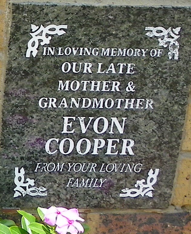 COOPER Evon