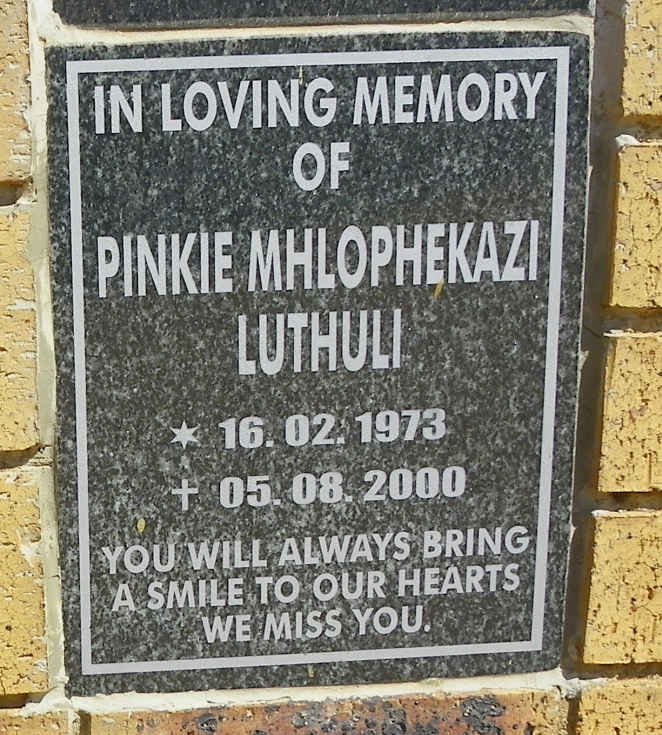 LUTHULI Pinkie Mhlophekazi 1973-2000