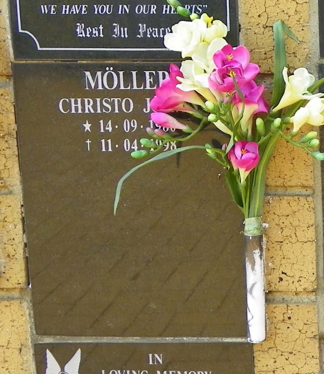 MÖLLER Christo J? 19??-1998