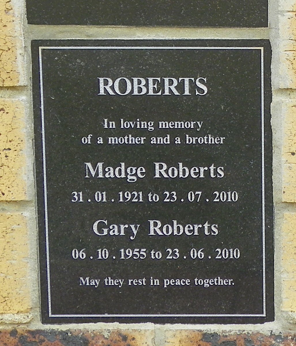 ROBERTS Gary 1955-2010 &amp; Madge 1921-2010