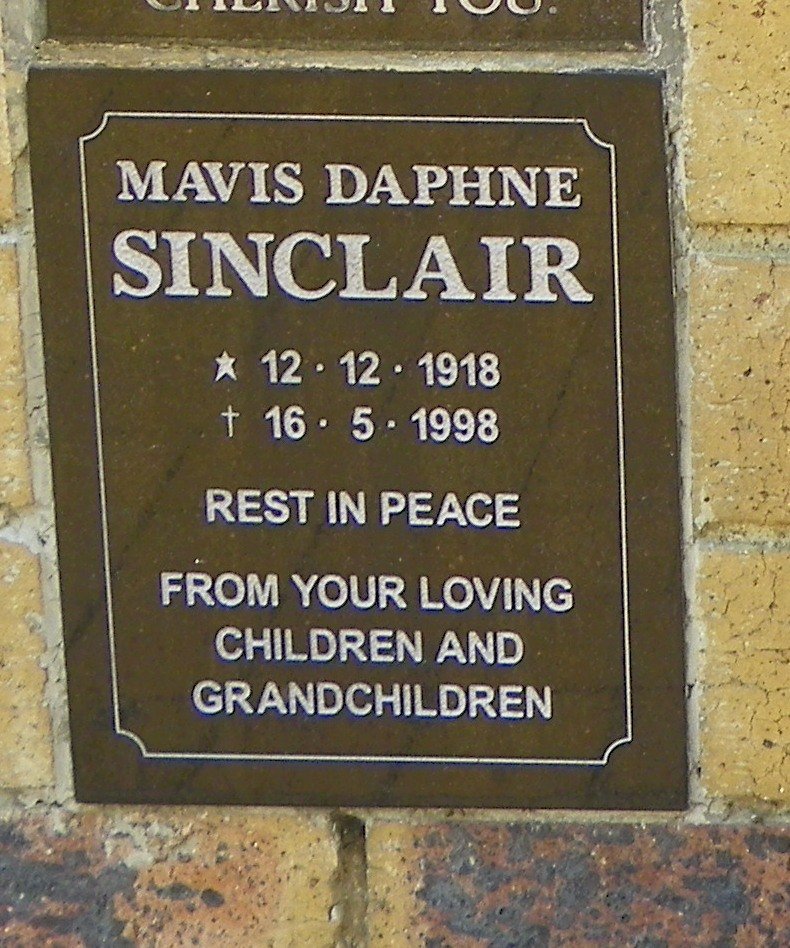 SINCLAIR Mavis Daphne 1918-1998