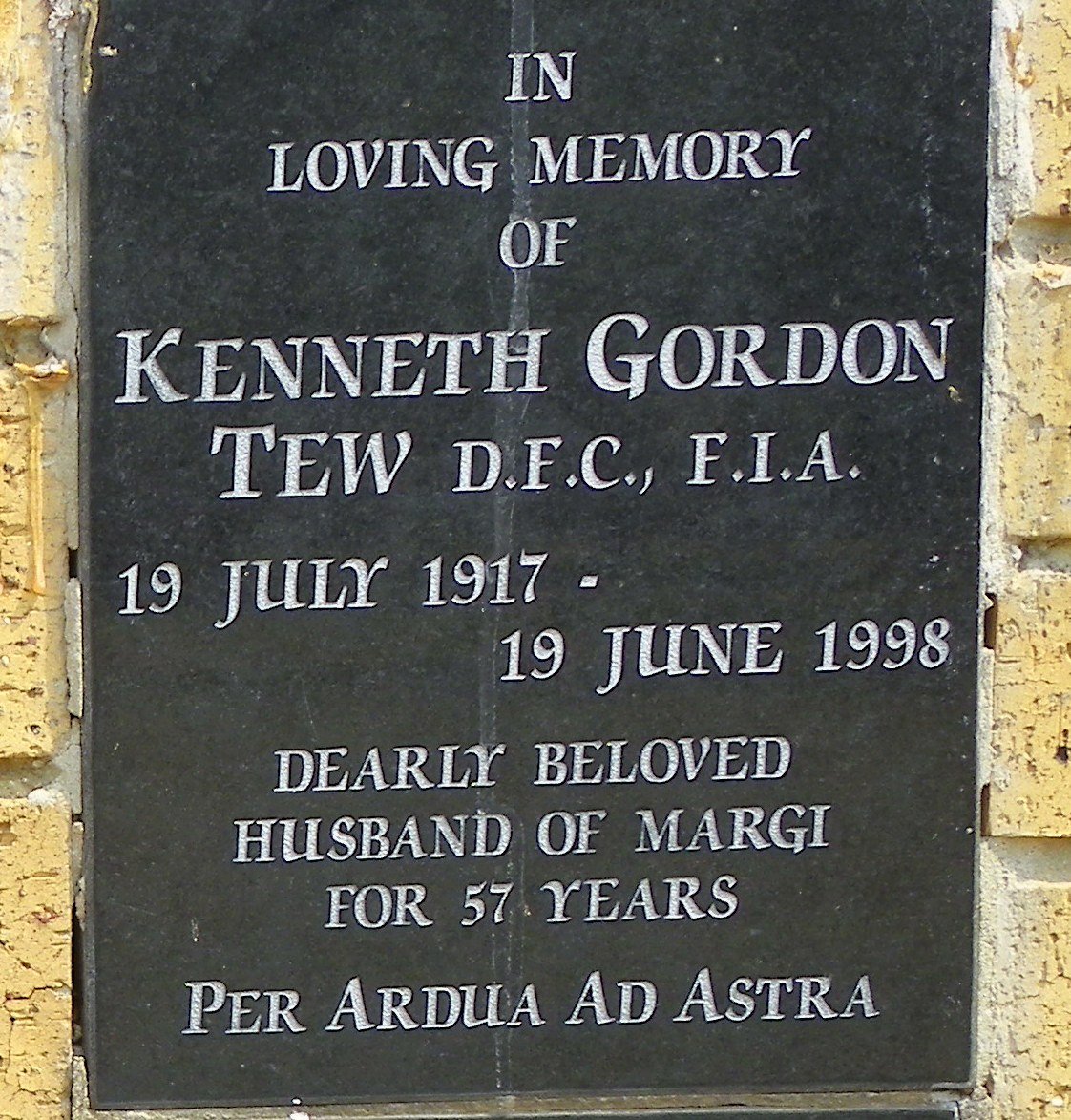 TEW Kenneth Gordon 1917-1998