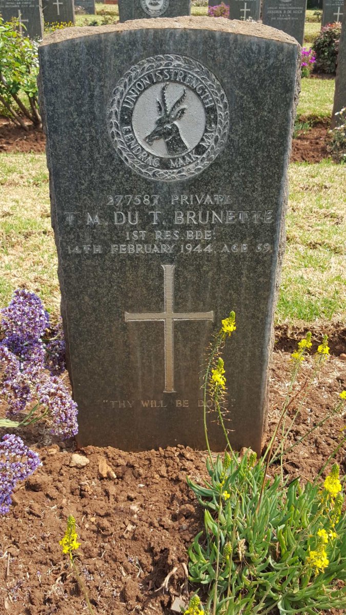 BRUNETTE T.M. du T. -1944