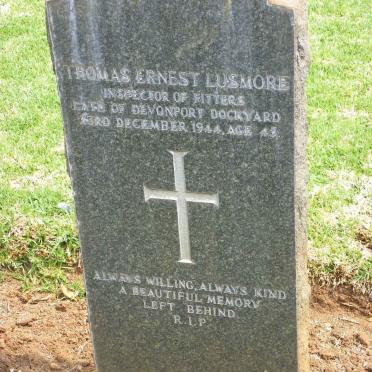 LUSMORE Thomas Ernest -1944