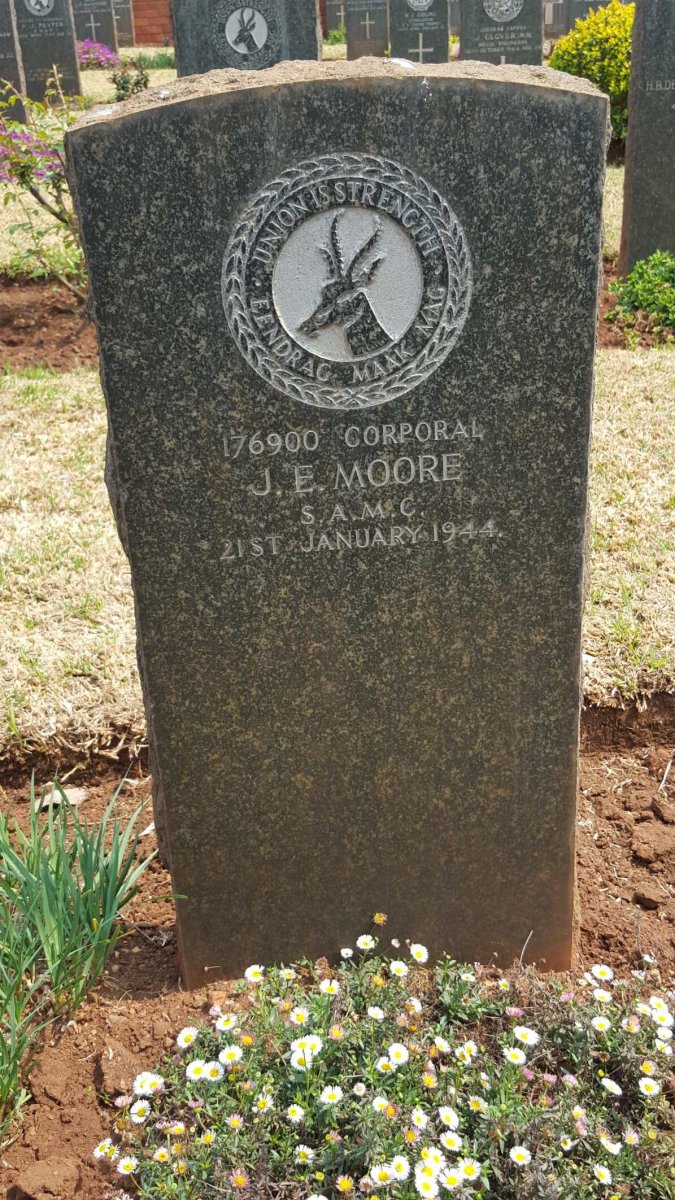 MOORE J.E. -1944