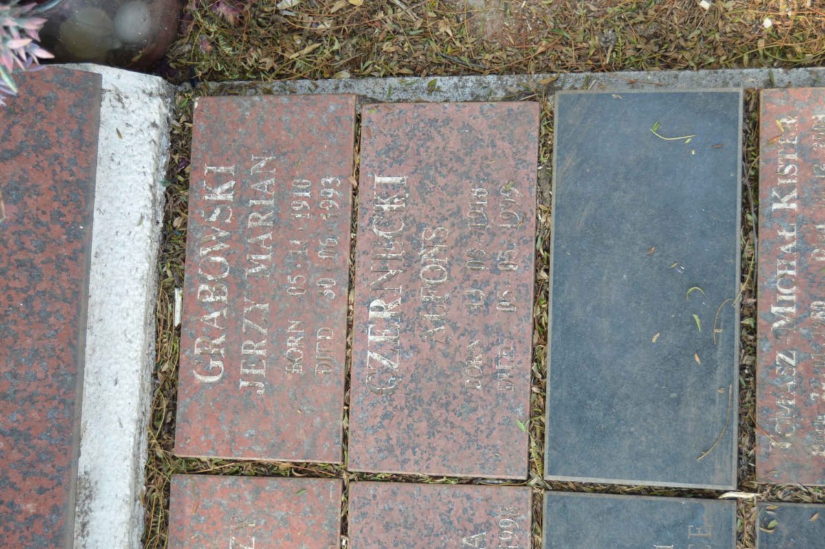 16. Polish Garden of Remembrance
