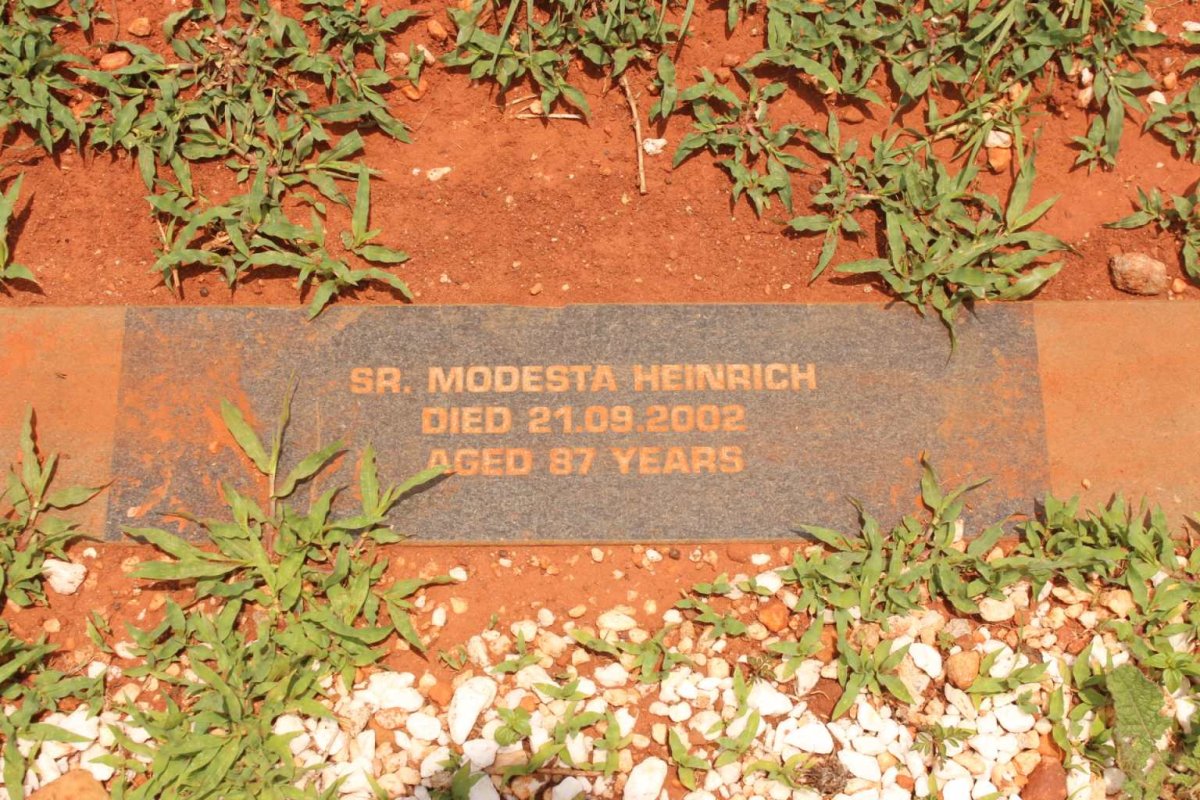 HEINRICH Modesta -2002