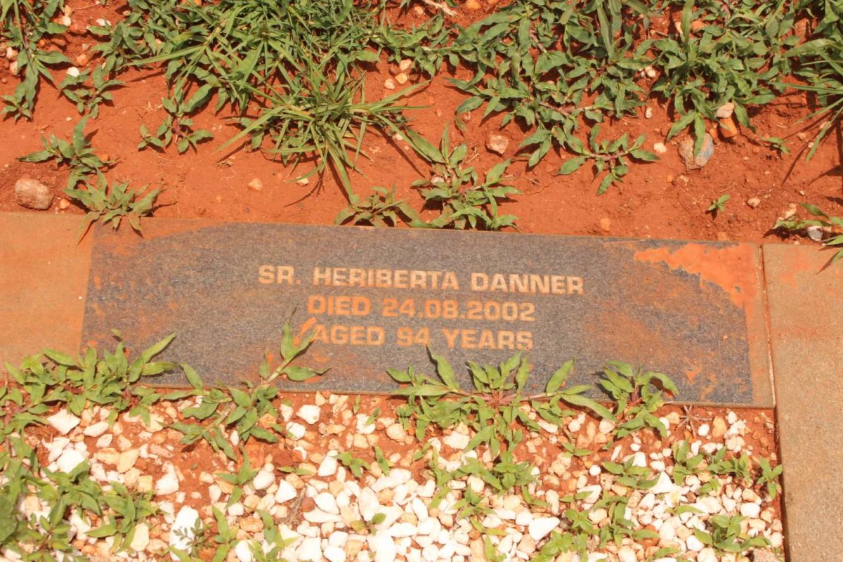 DANNER Heriberta -2002