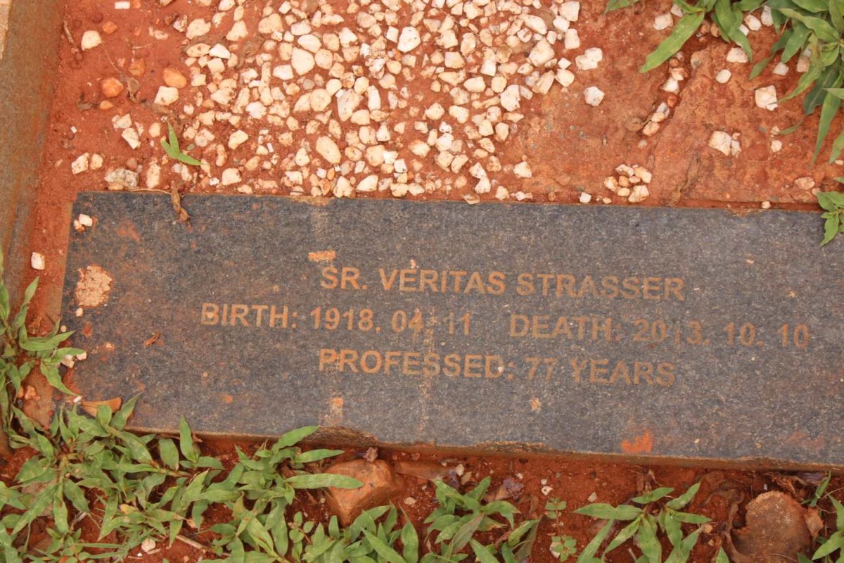 STRASSER Veritas 1918-2013