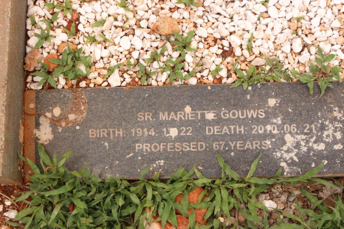 GOUWS Mariette 1914-2010